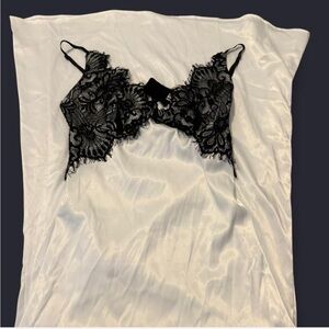 Elegant Black Lace Women's Intimate Set